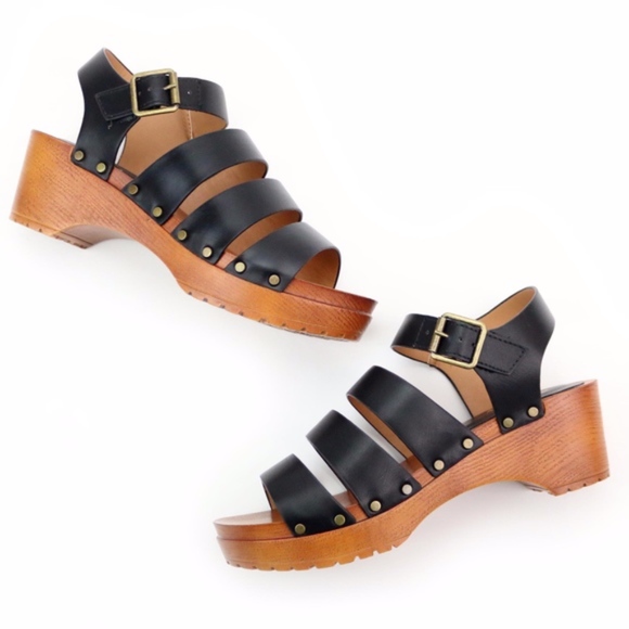strappy clogs